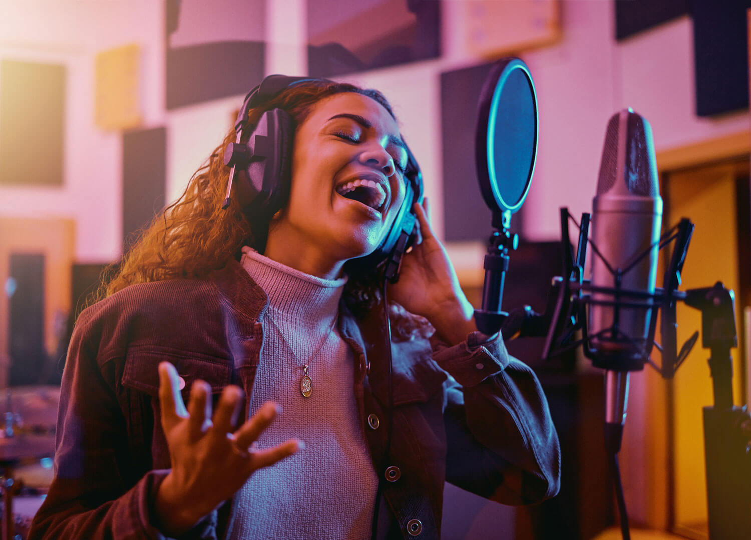 Arts-Gallery-and-Entertainment